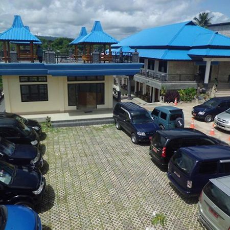 Hotel Sinar Tambolaka Waingapu Esterno foto