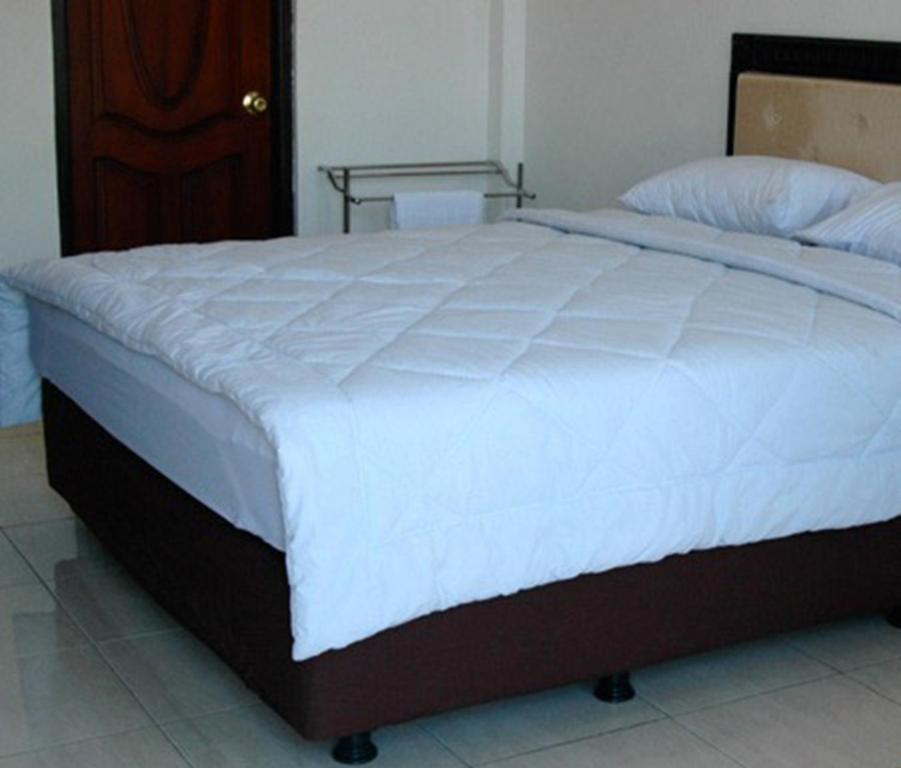 Hotel Sinar Tambolaka Waingapu Camera foto