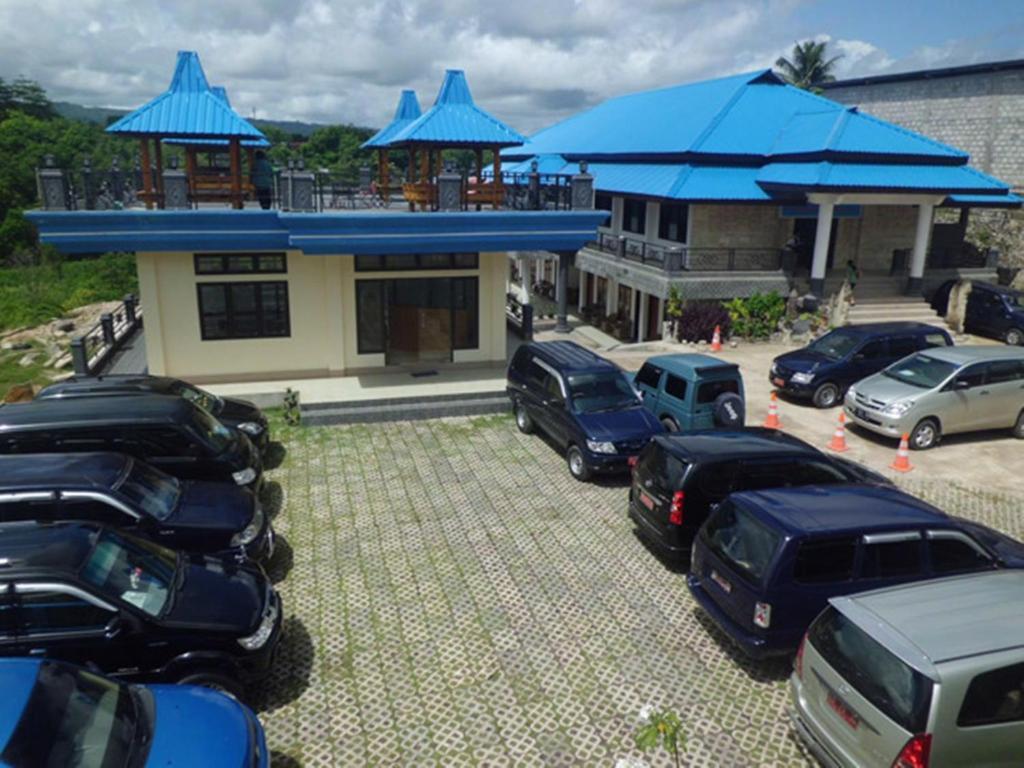 Hotel Sinar Tambolaka Waingapu Esterno foto